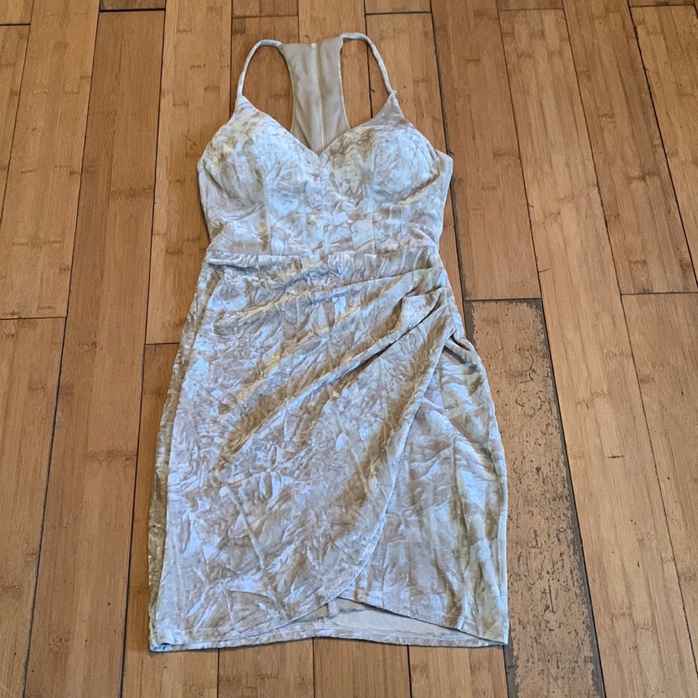 TAN DRESS - Picture 3 of 4
